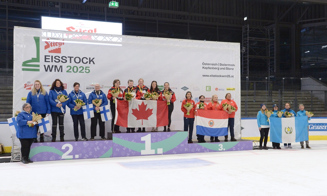 15. Weltmeisterschaft im Eisstocksport in Kapfenberg begeistert Teilnehmer und Zuschauer